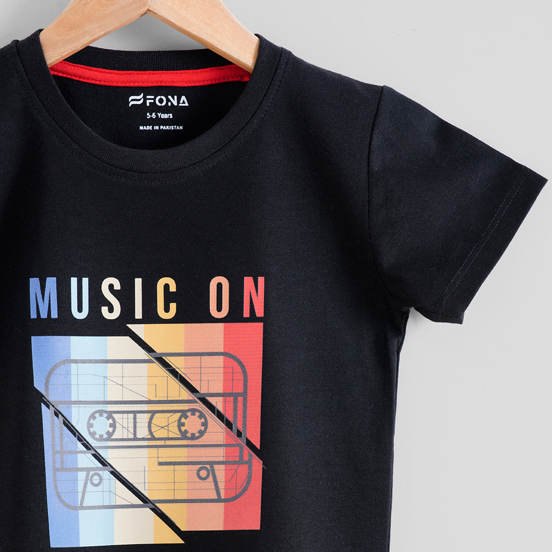 MUSIC ON UNISEX T-SHIRT - PEARL BLACK