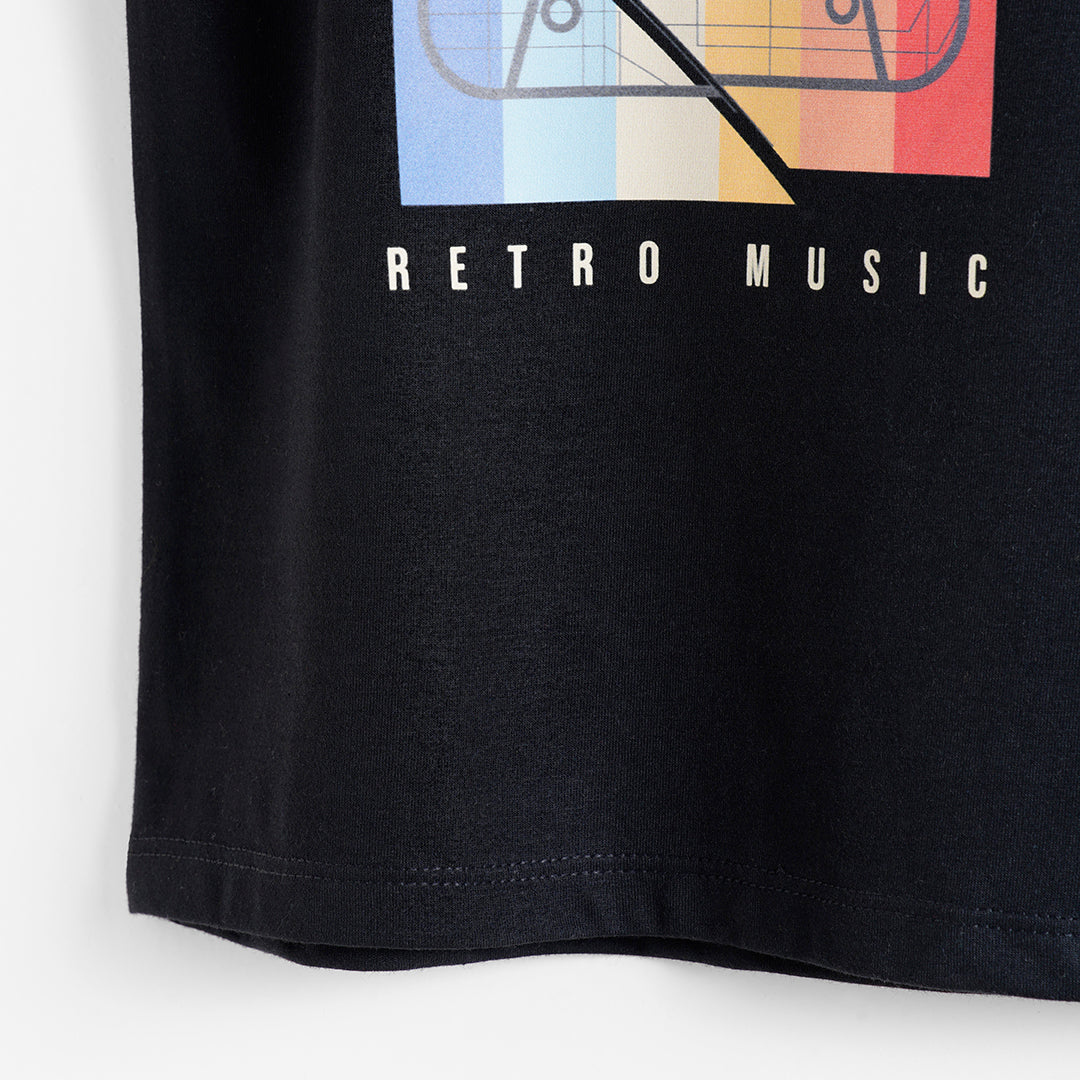 MUSIC ON UNISEX T-SHIRT - PEARL BLACK